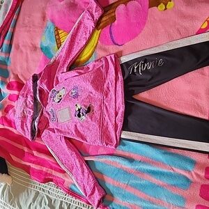 Minnie Mouse set -hoodie and pants 4t